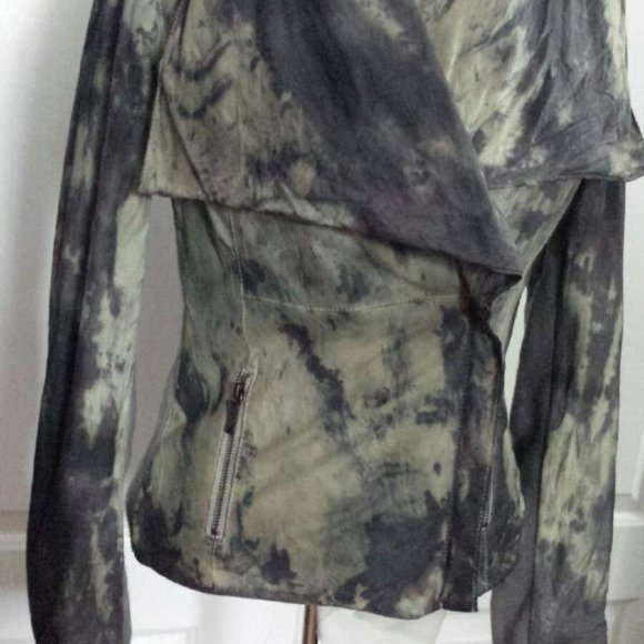 ****** SOLD ******   Vince - Picture 8 of 15